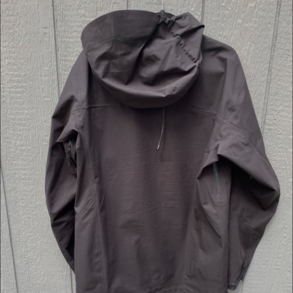 ARC’TERYX BETA RAIN JACKET XL - Picture 2 of 3
